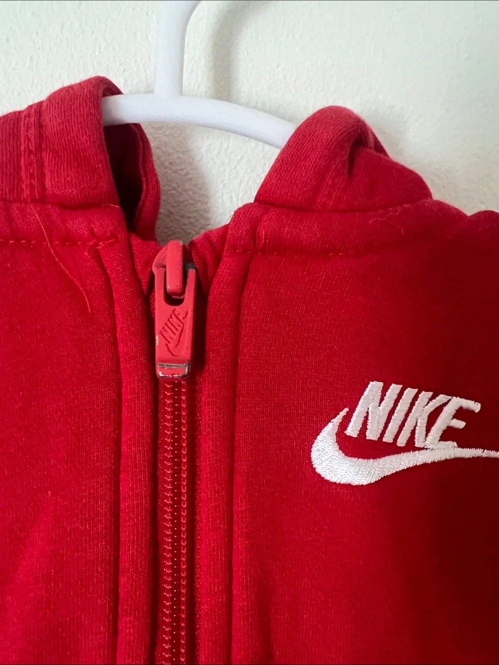 Nike Boys Red Full Zip Fleece Hoodie XS White Swoosh